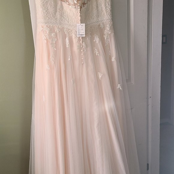 Stella York plus size wedding dress - Picture 1 of 6